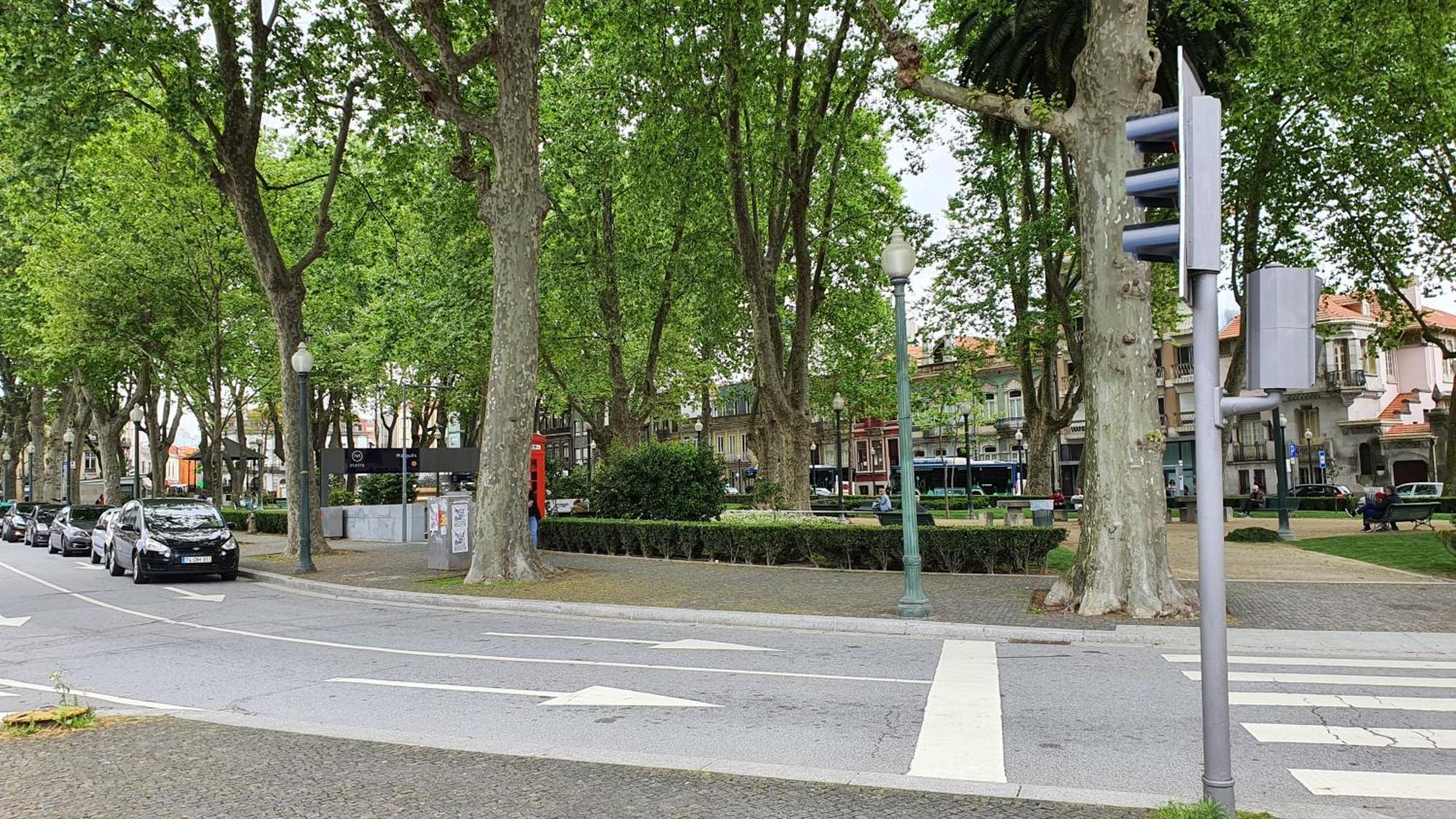 Downtown Porto With Parking Next To Subway Apartment Exterior photo